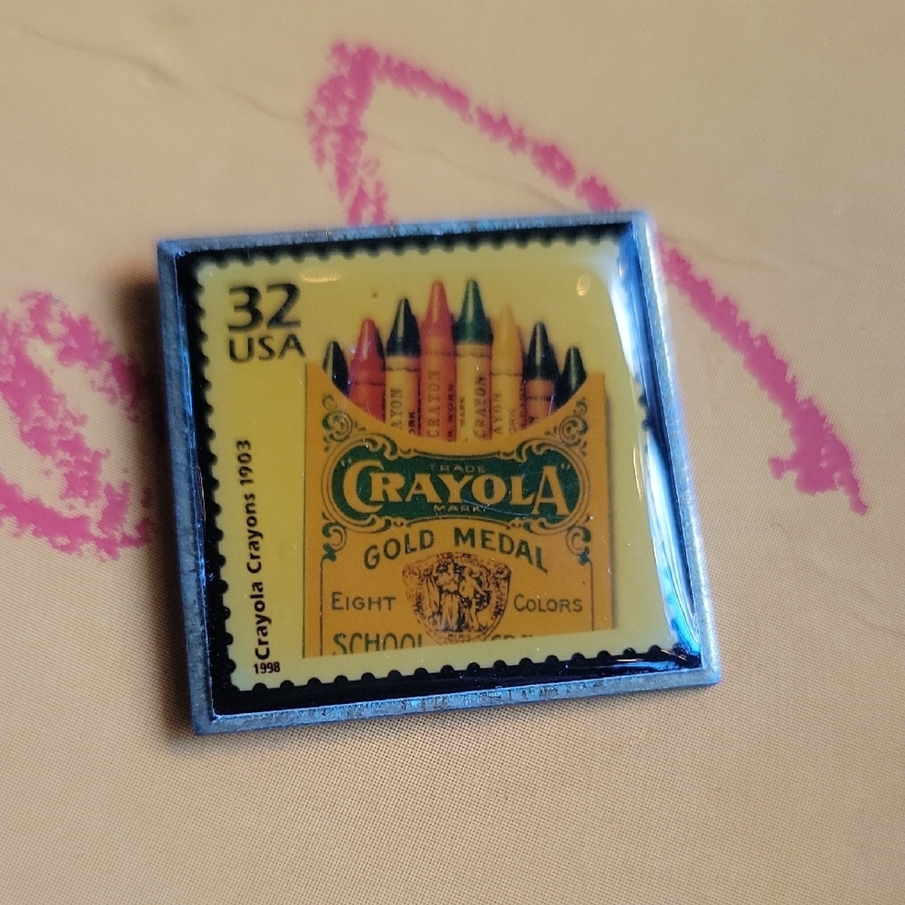 Crayola Gold Medal Crayon Box Pin - Picture 2 of 3
